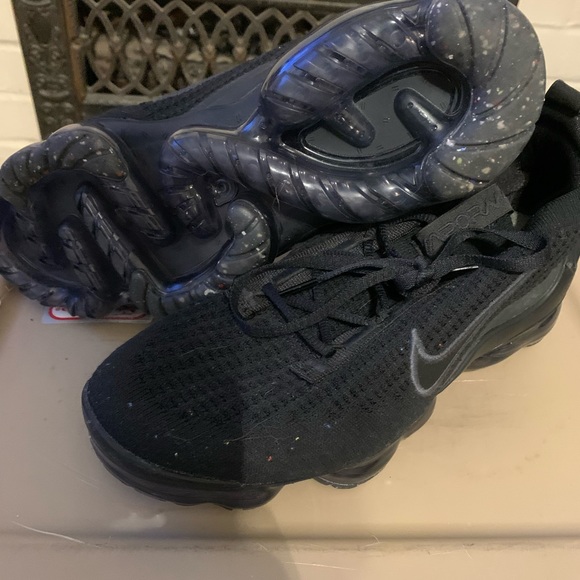 Nike Vapomax - Picture 2 of 4